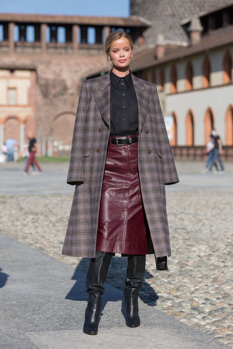 Кожаная юбка-карандаш снова в моде — вот 3 образа с ней, которые вы  повторите | Woman.ru | Дзен