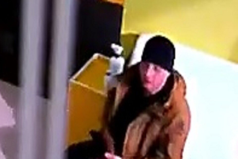     В Новосибирске посетитель украл из аптеки косметику на 11 тысяч рублей. Фото: ГУ МВД НСО.