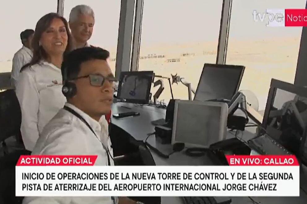 Церемония инаугурации.В этот понедельник состоялось торжественное открытие новой диспетчерской вышки аэропорта имени Хорхе Чавеса и начала эксплуатации новой взлетно-посадочной полосы | Фото: Capture TV Перу