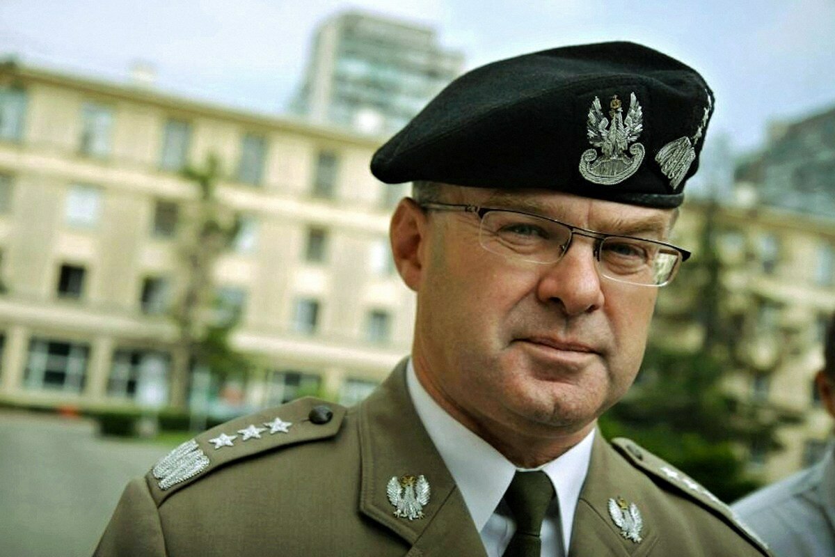 Польский генерал Вальдемар Скшипчк.  фото: картинки  яндекса. 