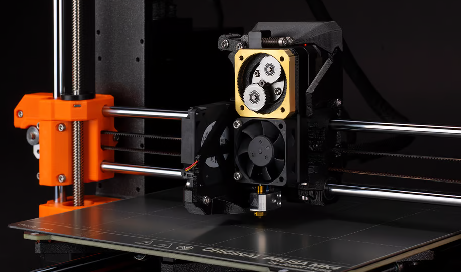 Самой большой и наиболее заметной новой функцией оригинального Prusa MK4 является усовершенствованный новый прямой экструдер Nextruder