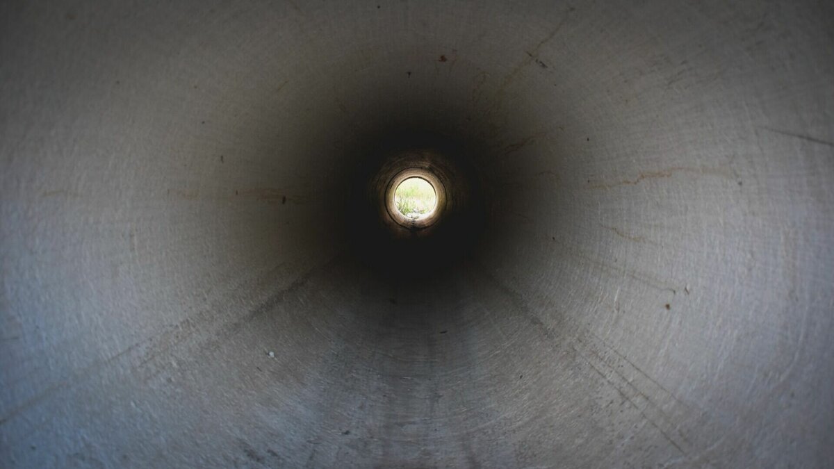     В Бавлинском районе Татарстана увидели протекающие трубы нефтепровода. Соответствующая публикация появилась в Telegram-канале Mash Iptash.