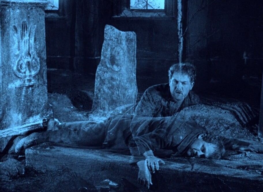 Кадр из фильма "Возница" (1921)