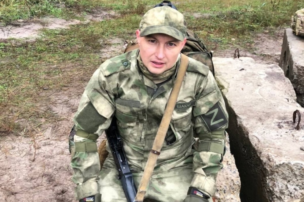    Эдуард Шарафиев служивший по контракту в зоне СВО, приезжает туда и сейчас.