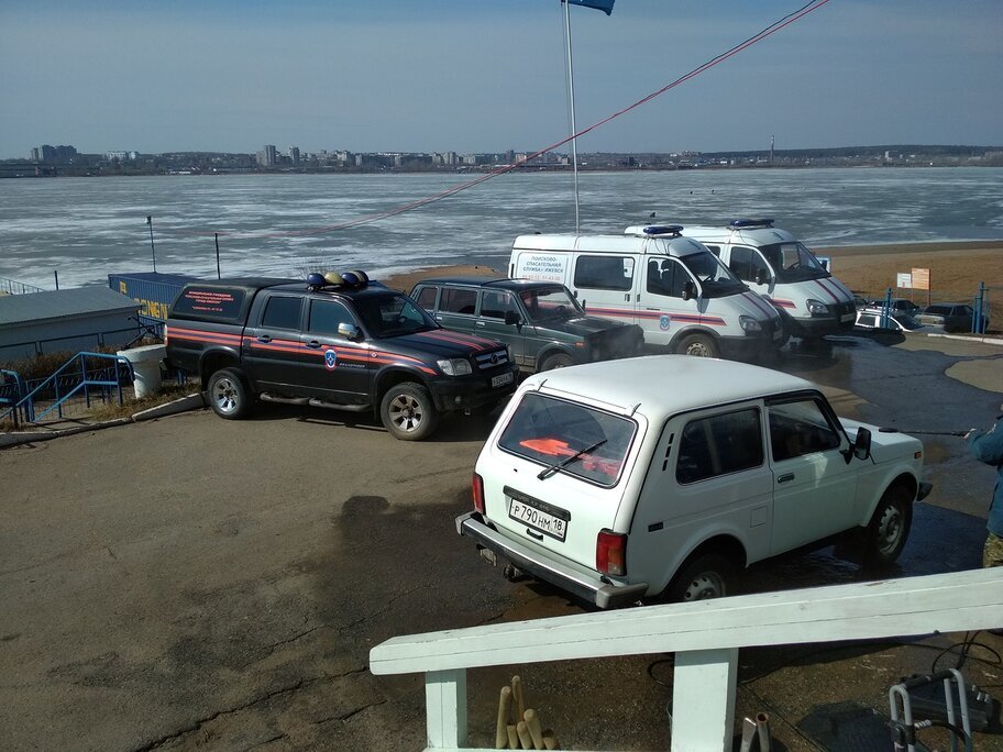 Вид с базы МЧС на озеро