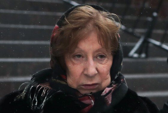    Лия Ахеджакова
