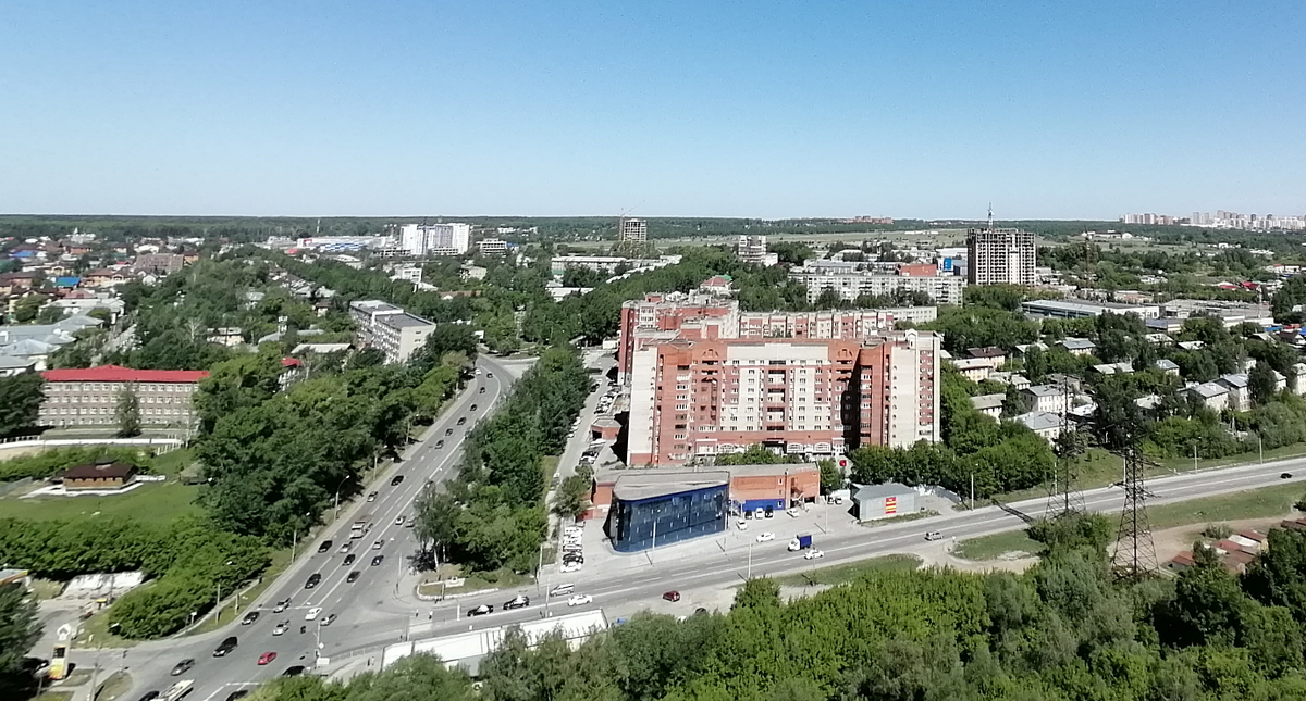 Перекресток улиц Красный проспект и Георгия Колонды