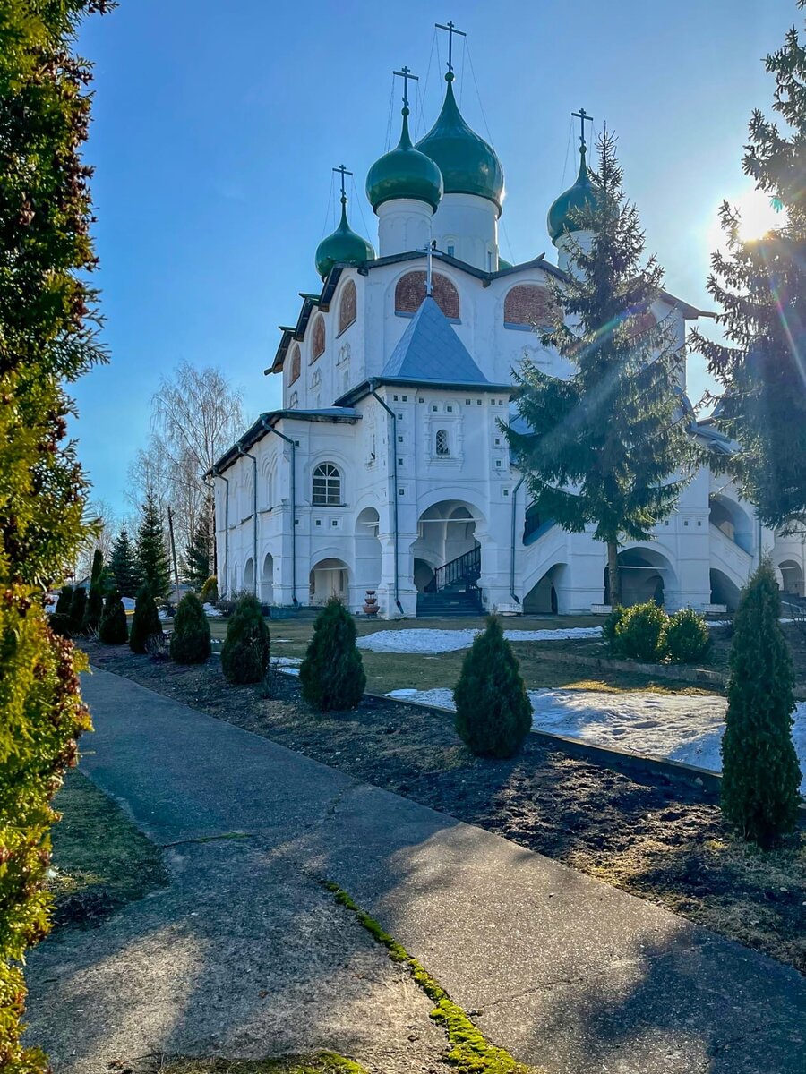 Николо Вяжищский монастырь осень