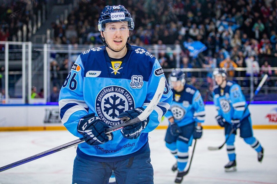    Нападающий ХК «Сибирь» 27-летний Александр Шаров может перейти в «Салават Юлаев». Фото: ХК "Сибирь"/vk.com/hcsibir1962