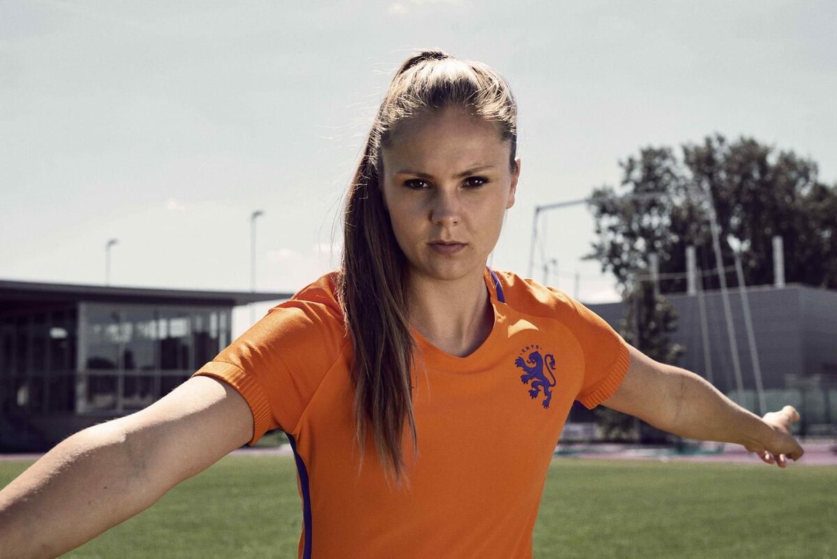 Самые красивые футболистки. Лика Мартенс. Lieke Martens. Лике Элизабет Петронелла Мартенс. Лика Мартенс футболистка.