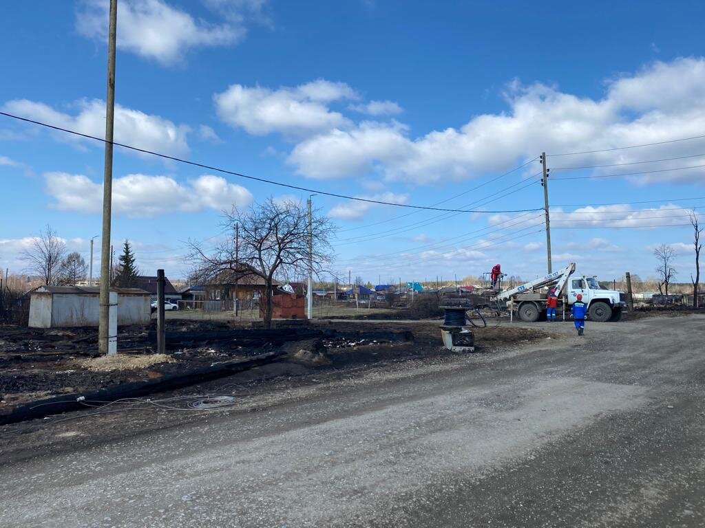    В Сосьве восстанавливают электроснабжение после страшного пожара