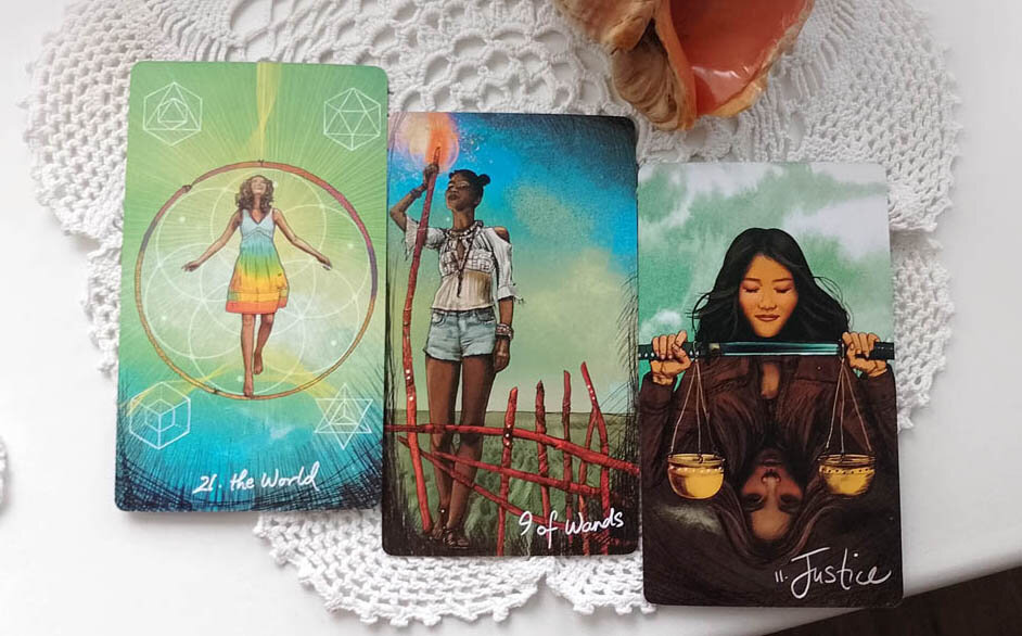 Фото автора. Колода Светлого Провидца.