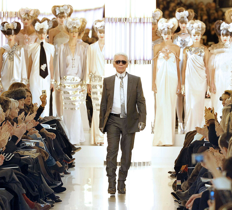    Карл Лагерфельд на показе Chanel, 2010 год   
AFP/EAST NEWS