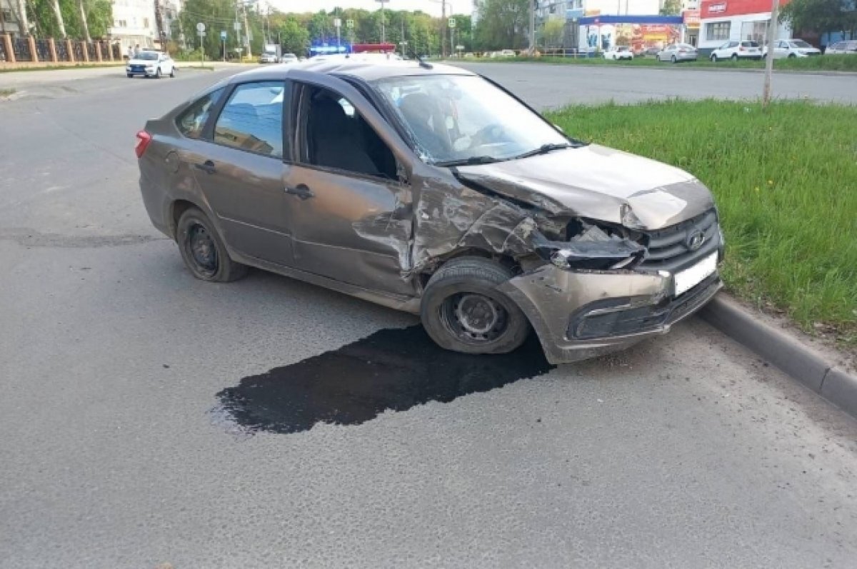    В Тольятти пьяный водитель оплатит повреждение столба и дорожного знака