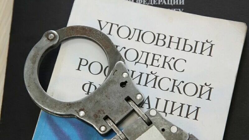     Моряк, имевший личную неприязнь к водителю такси, ограбил его во Владивостоке. Подозреваемого задержали сотрудники полиции.