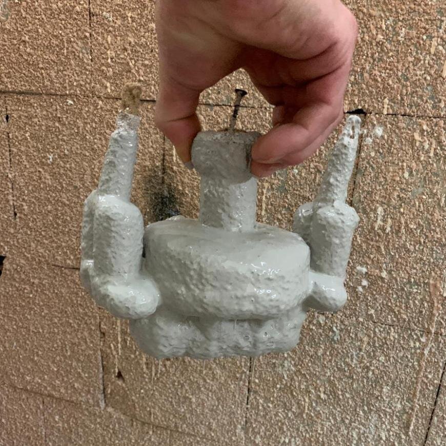 Нанесение жидкой формасы на отпечатанную восковку