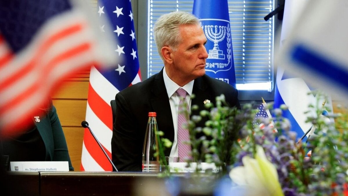    Bloomberg: спикер Конгресса США Маккарти «резко обменялся мнениями» с журналистом из РФ