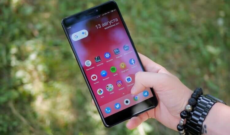    Вы удивитесь, но диагональ экрана этой лопаты меньше, чем у большинства современных смартфонов