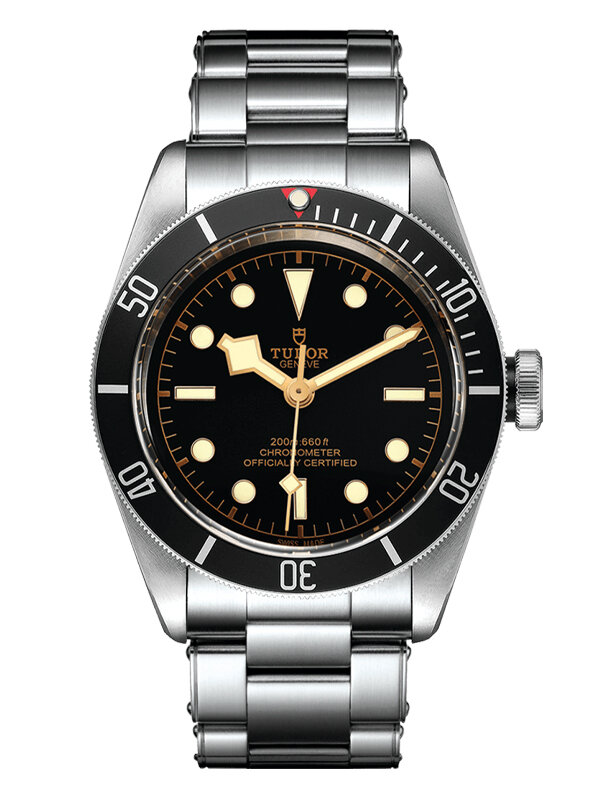 Часы Tudor Black Bay в 41 мм корпусе из стали с однонаправленным вращающимся безелем с чёрным диском из анодированного алюминия
