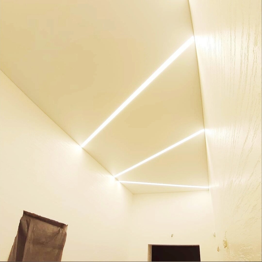 Вариант натяжного потолка (листайте карусель)