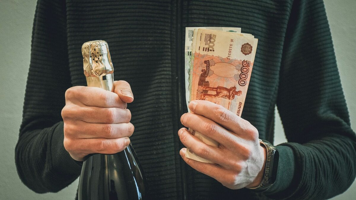     В Глазове заведующий отделением больницы обвиняется в мошенничестве и получении взяток. Об этом сообщает пресс-служба Следственного управления СК РФ по Удмуртской Республике.