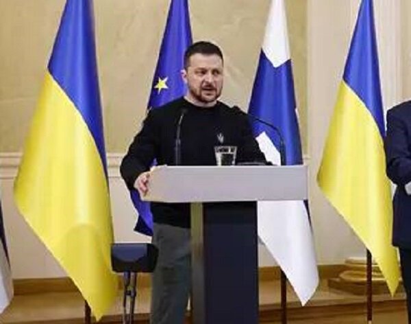    Офис Зеленского отверг причастность Украины к атаке дронами на Кремль avchernov