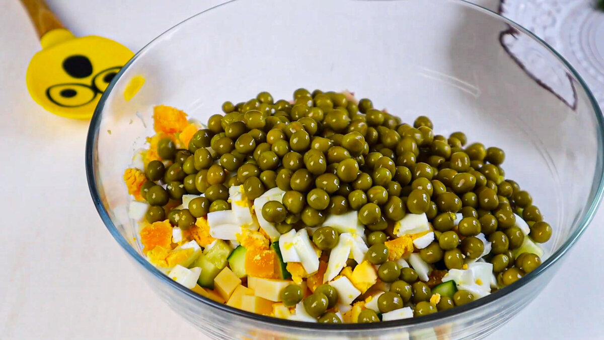 Салат "Турин" Ну очень Вкусный, Нежный, готовится Буквально 10 Минут! Похож на оливье.