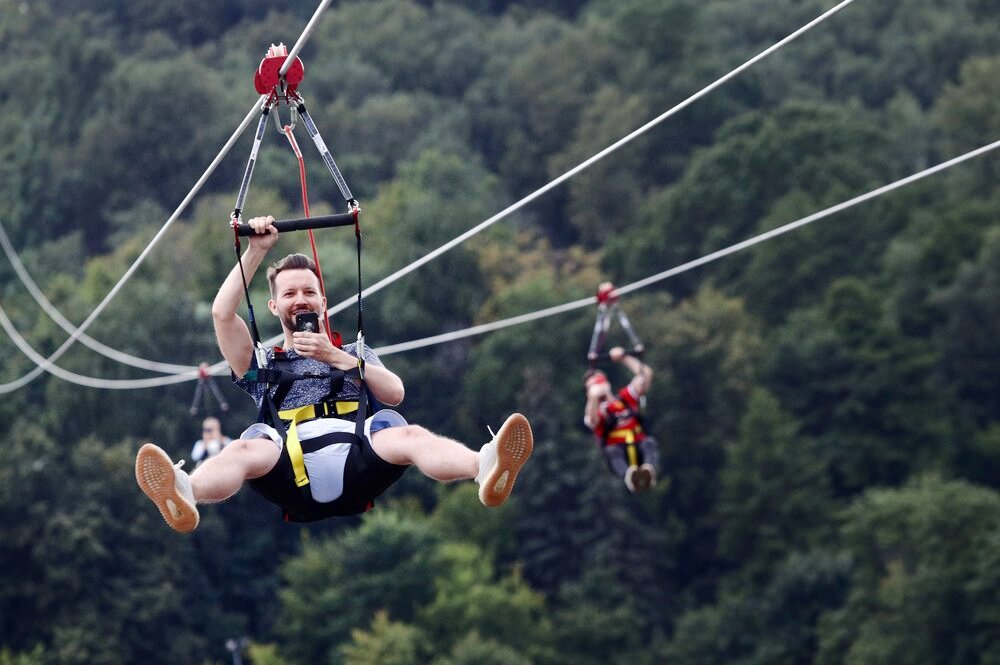 Аттракцион Zipline в Skypark