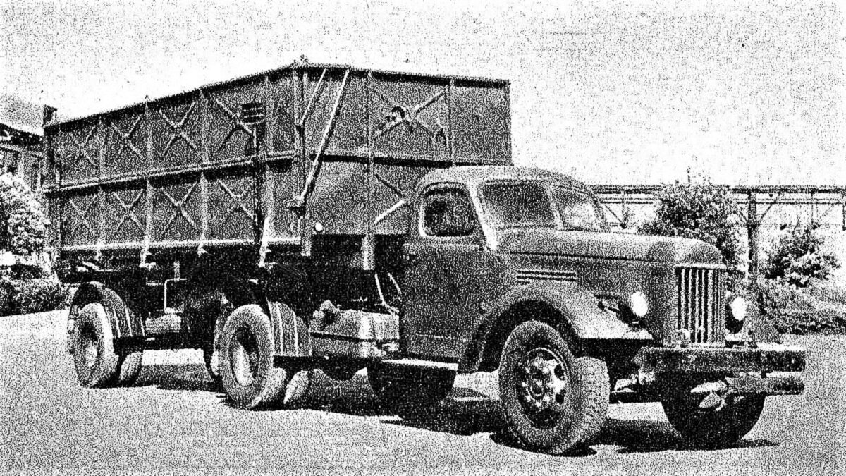 Первенцы доставки грузов в соцстраны и обратно — двухосные тягачи КАЗ-120Т (4х2).