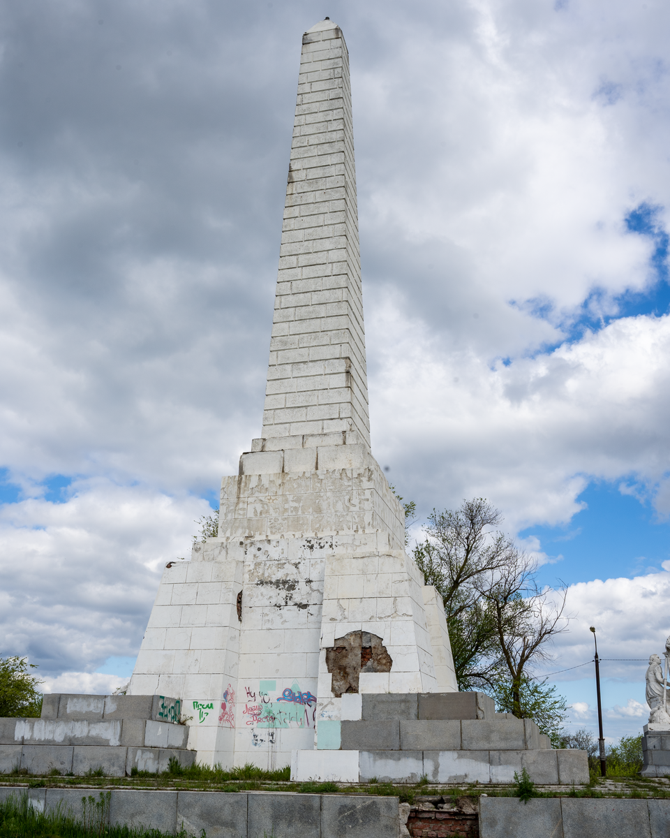 Обелиск строителям ГЭС