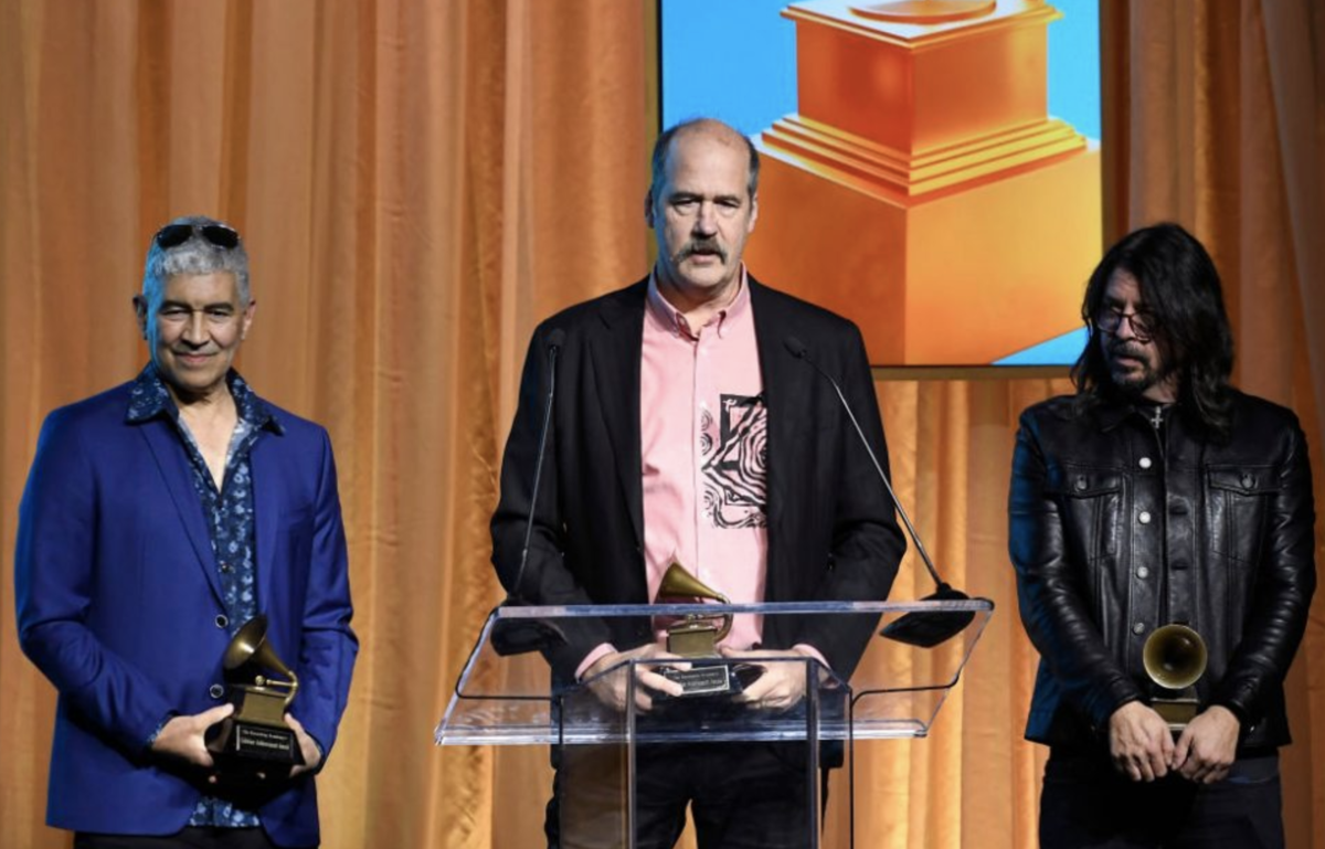 В 2023 Nirvana, а вернее, её остатки получили Grammy Lifetime Achievement Award — за особые заслуги и достижения. 
















