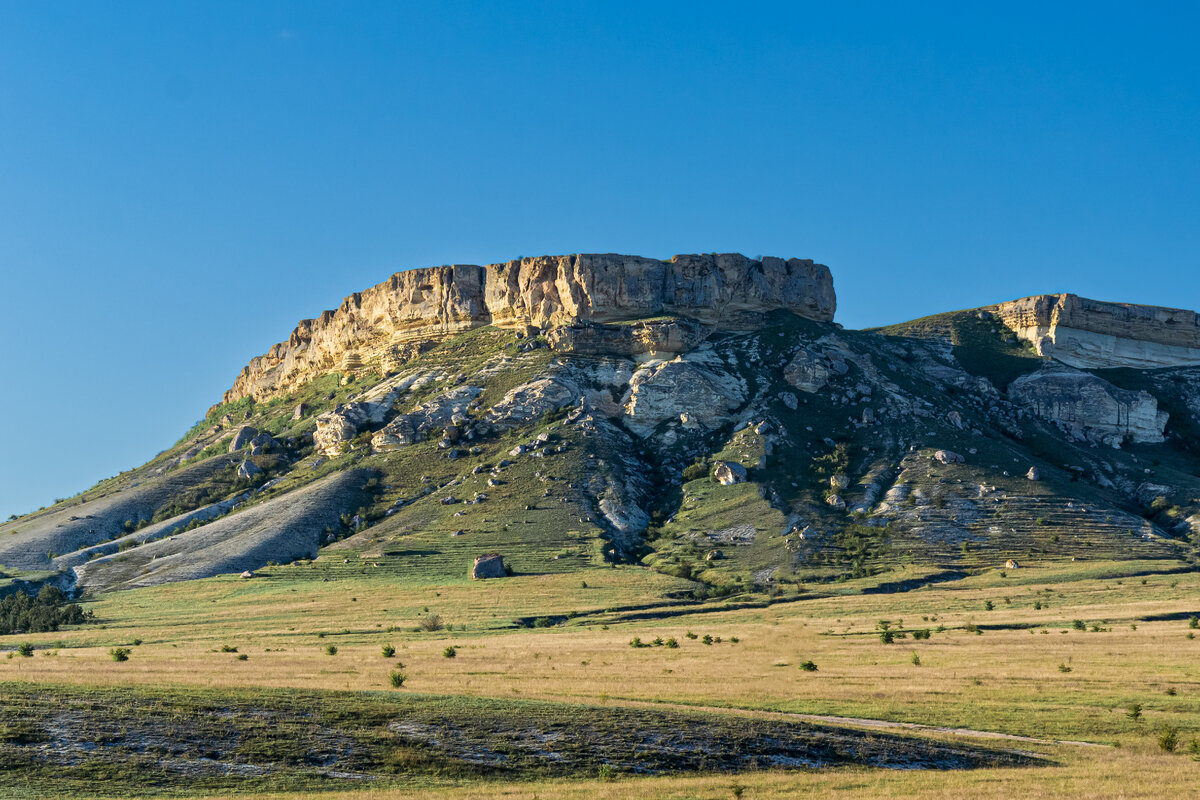 Возвышенность рядом с Белой Скалой