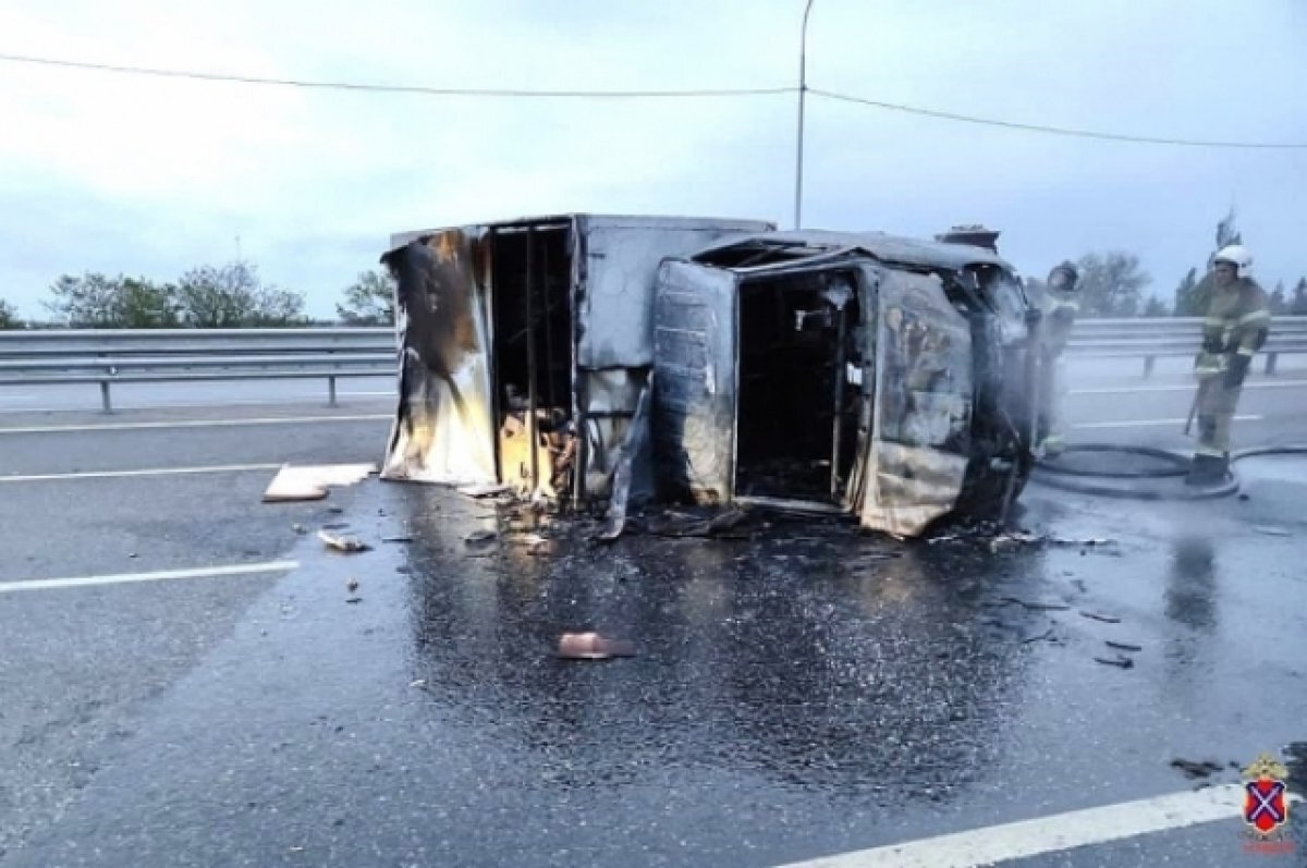 В Волгограде водитель сгорел во вспыхнувшей «ГАЗели» на улице Нежданова ...