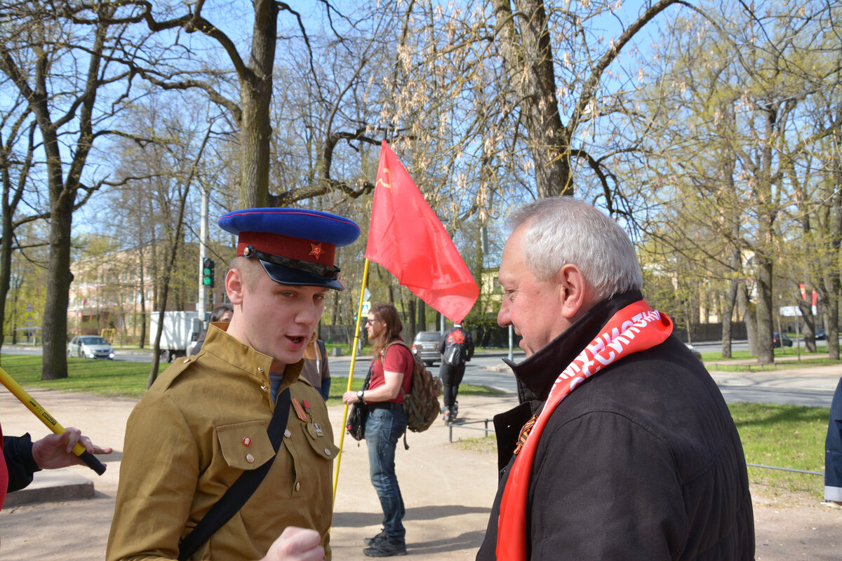 Рядом с Николаем Васильевичем Юраковым кричу "Ура!"