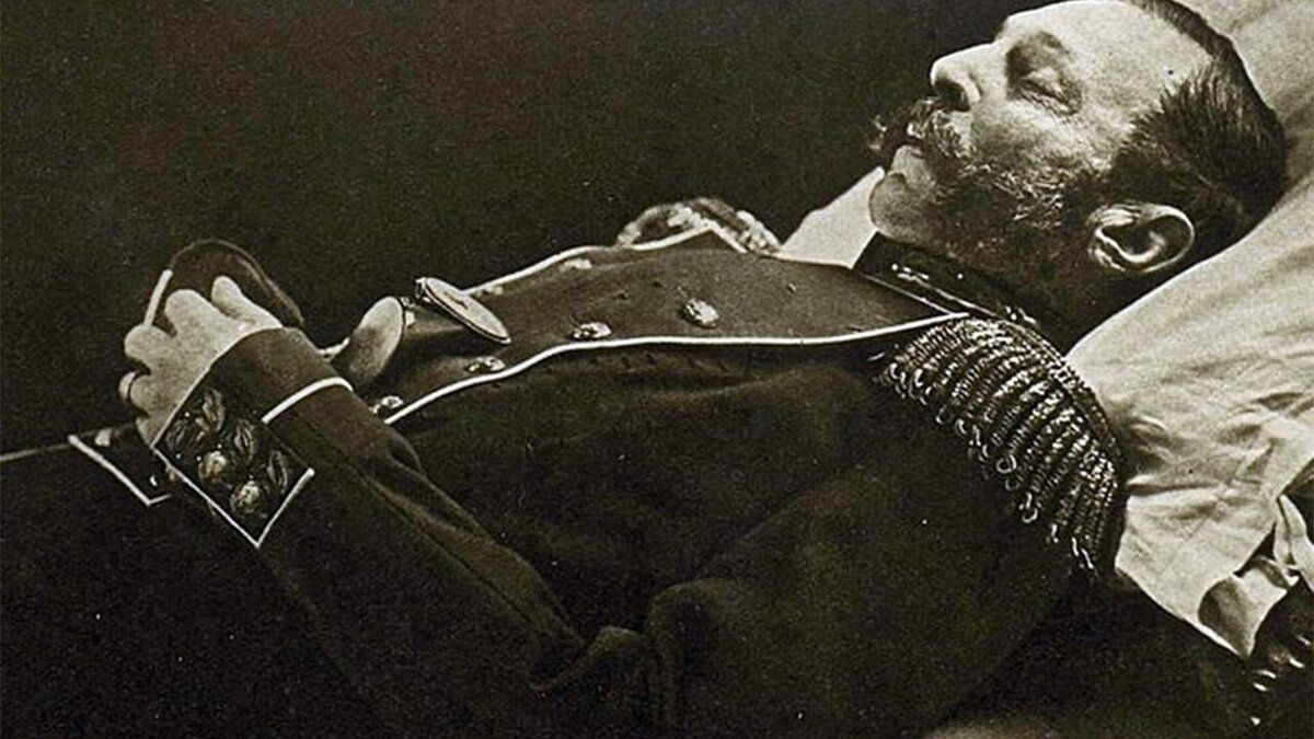 Александр Второй на смертном одре. Фото из открытых источников Интернета.