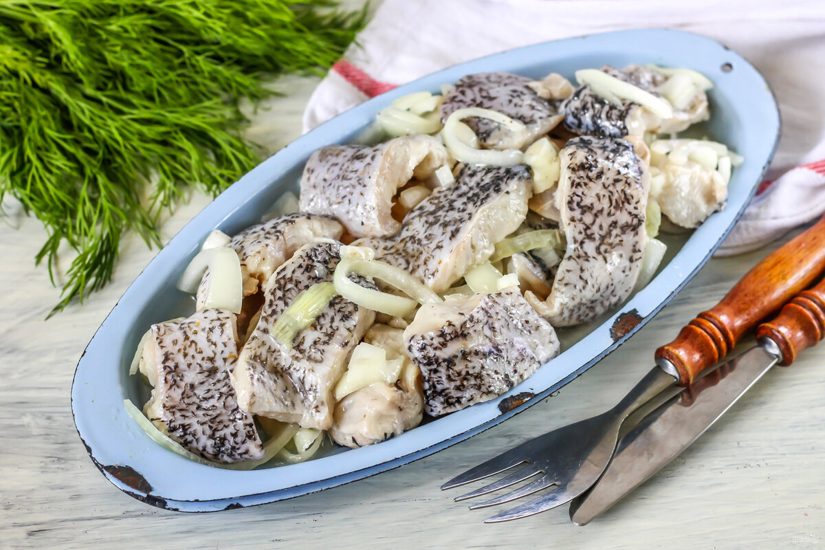 Салат с маринованной щукой