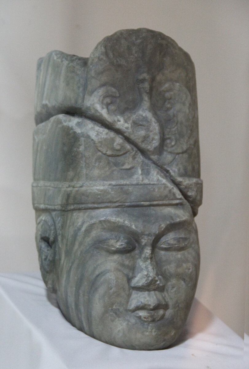 Кюль-тегин (684-731 гг.) – выдающийся военачальник древнетюркского государства и государственный деятель, младший сын Кутлуг (Ильтериш)-кагана. Возглавлял тюркское войско после гибели Капаган-кагана. 