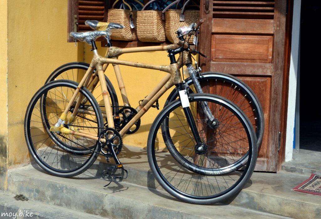 Велосипед-бамбук – это модель велосипеда, которая изготавливается из бамбука. Бамбук – это экологически чистый материал, который обладает высокой прочностью и устойчивостью к воздействию внешних факторов. Велосипеды из бамбука могут быть как обычными, так и электрическими, и они отличаются не только экологичностью, но и оригинальным дизайном. Такие велосипеды подходят для людей, которые ценят экологию и хотят иметь уникальный и стильный транспорт.