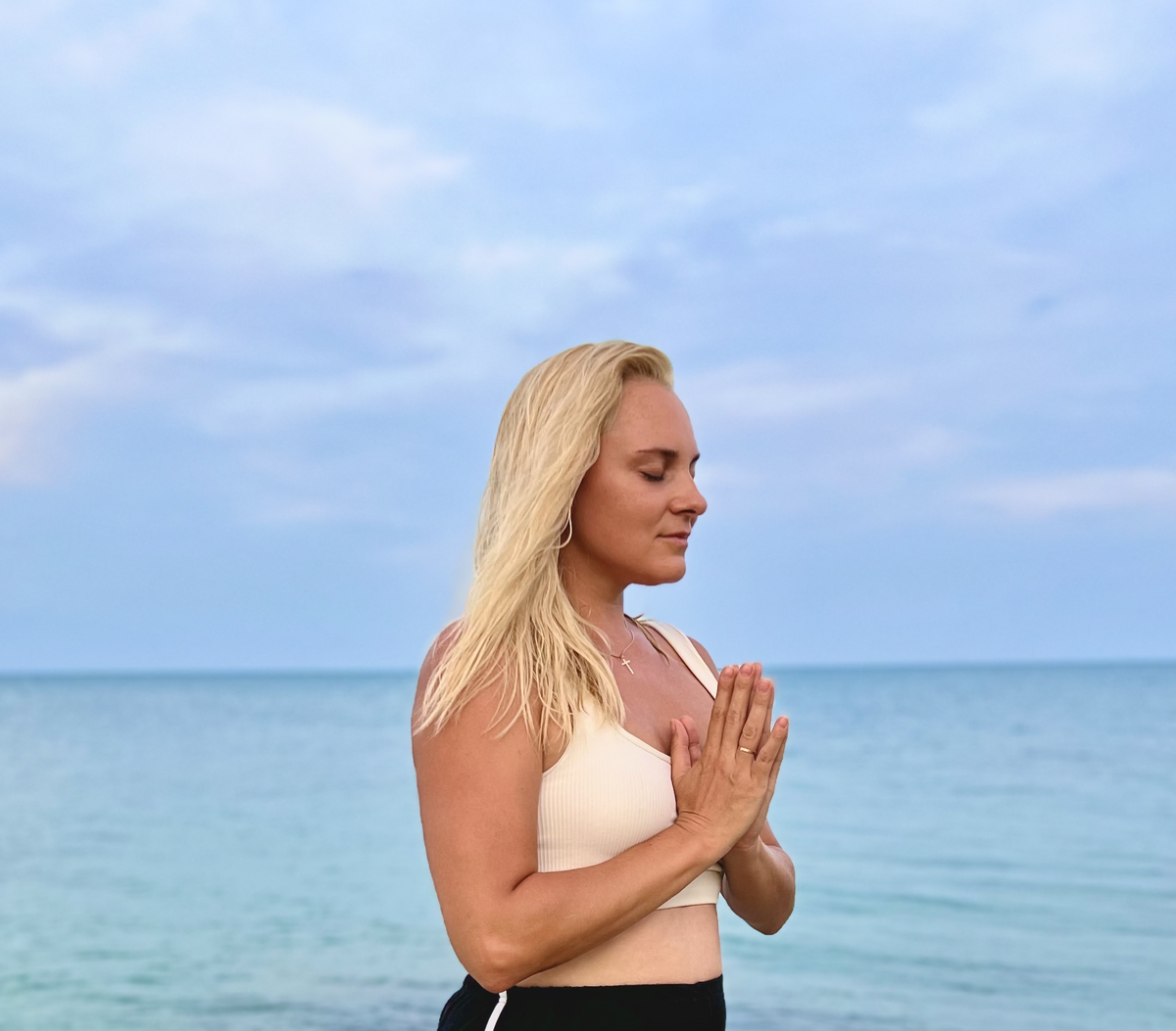 Приветствие солнцу лечит ум и тело