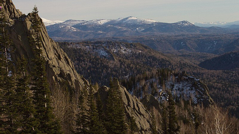     Вид с горы Синюха. ru.wikipedia.org