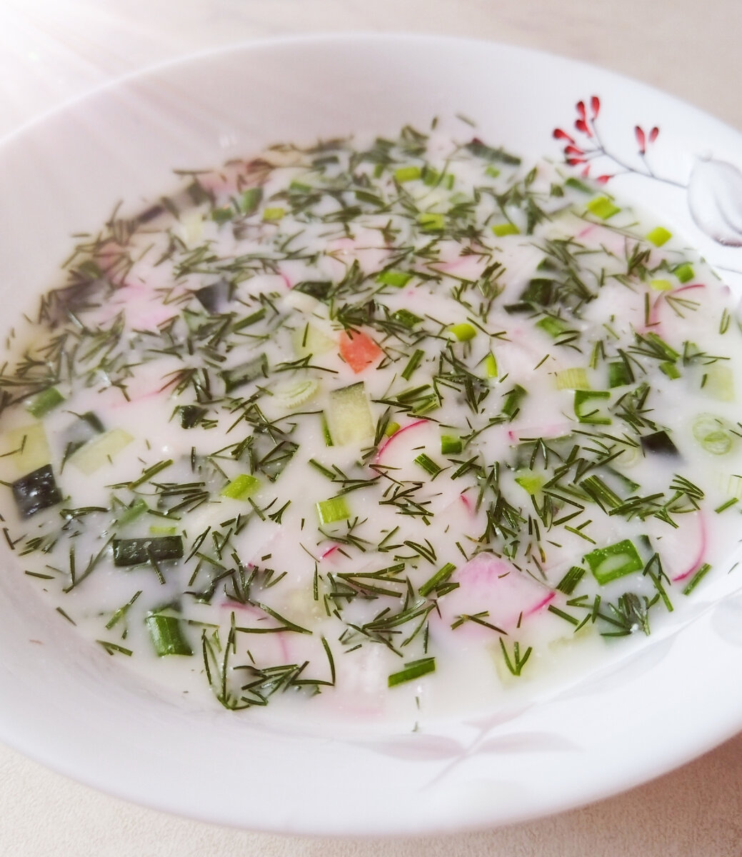 Всем привет! Сегодня хочу поделиться рецептом окрошки, очень вкусной и питательной. Итак, Вам понадобится :