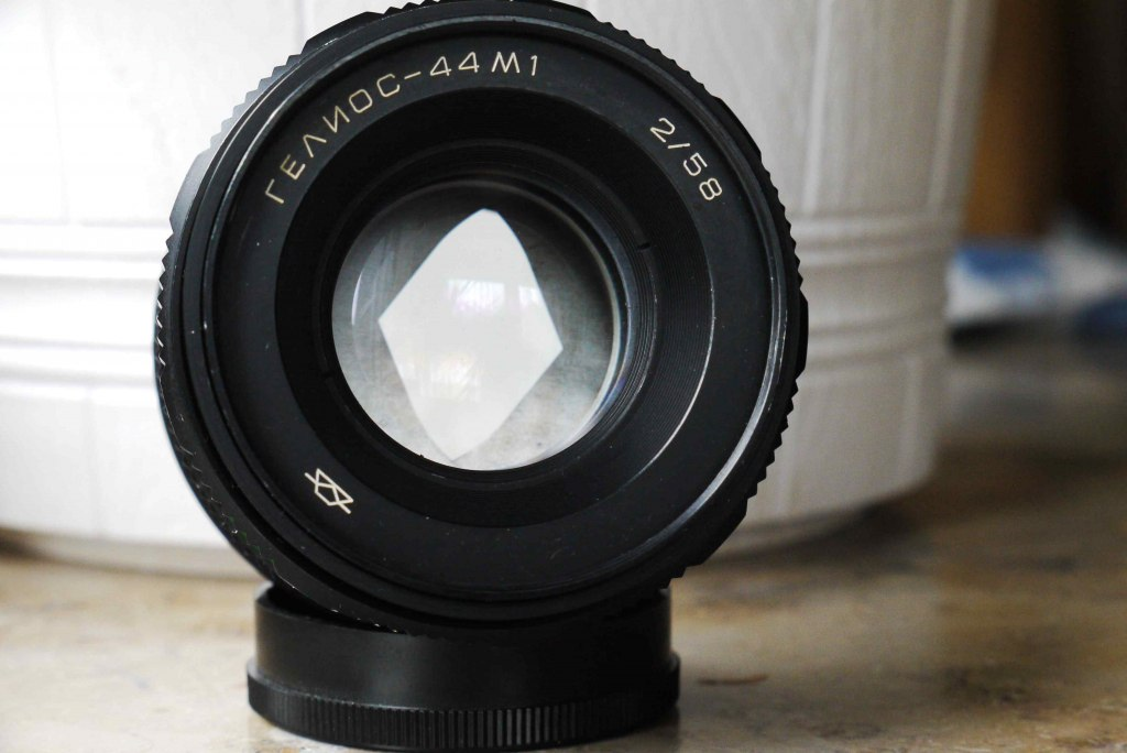 Сравнение helios. Гелиос 44 м1. Гелиос-44м 58mm f/2 m42. Объектив Гелиос 44м. Гелиос 22 м объектив.