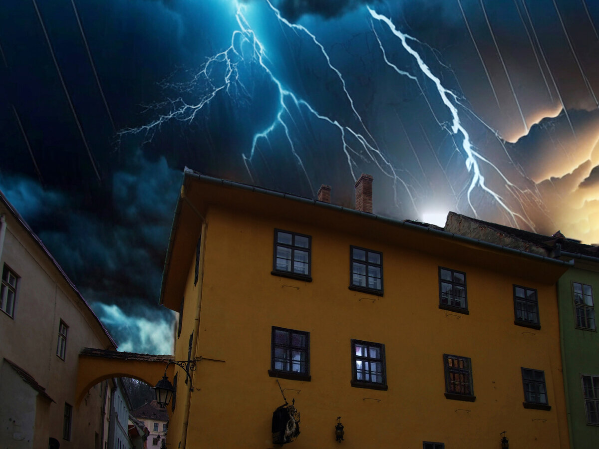 Вот в такой обстановке родился Дракула, если верить научно-популярным фильмам (Коллаж на основе фото автора статьи)