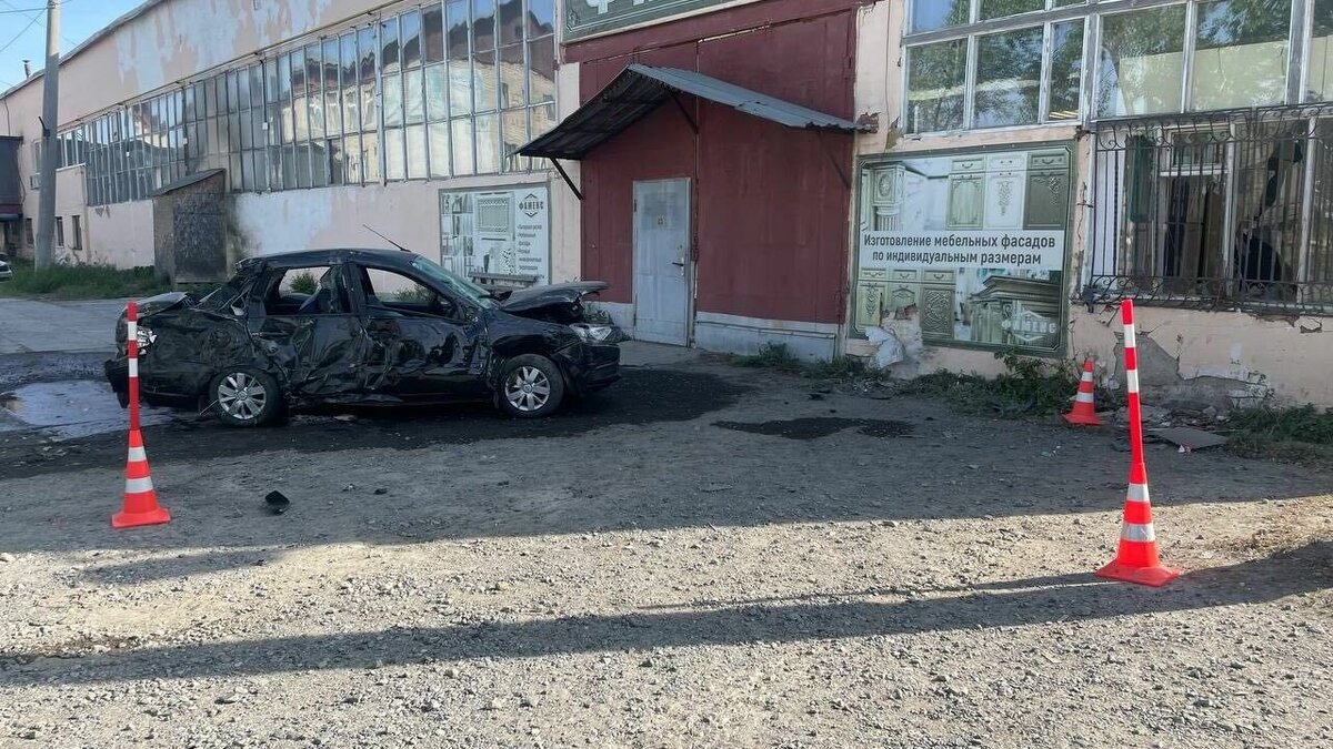     Водителя Kia Rio, устроившего смертельную аварию утром в пятницу, 19 мая, на улице Камчатской и уехавшего с места происшествия, отправили в СИЗО до 18 июля. Такое решение вынес Ленинский районный суд.