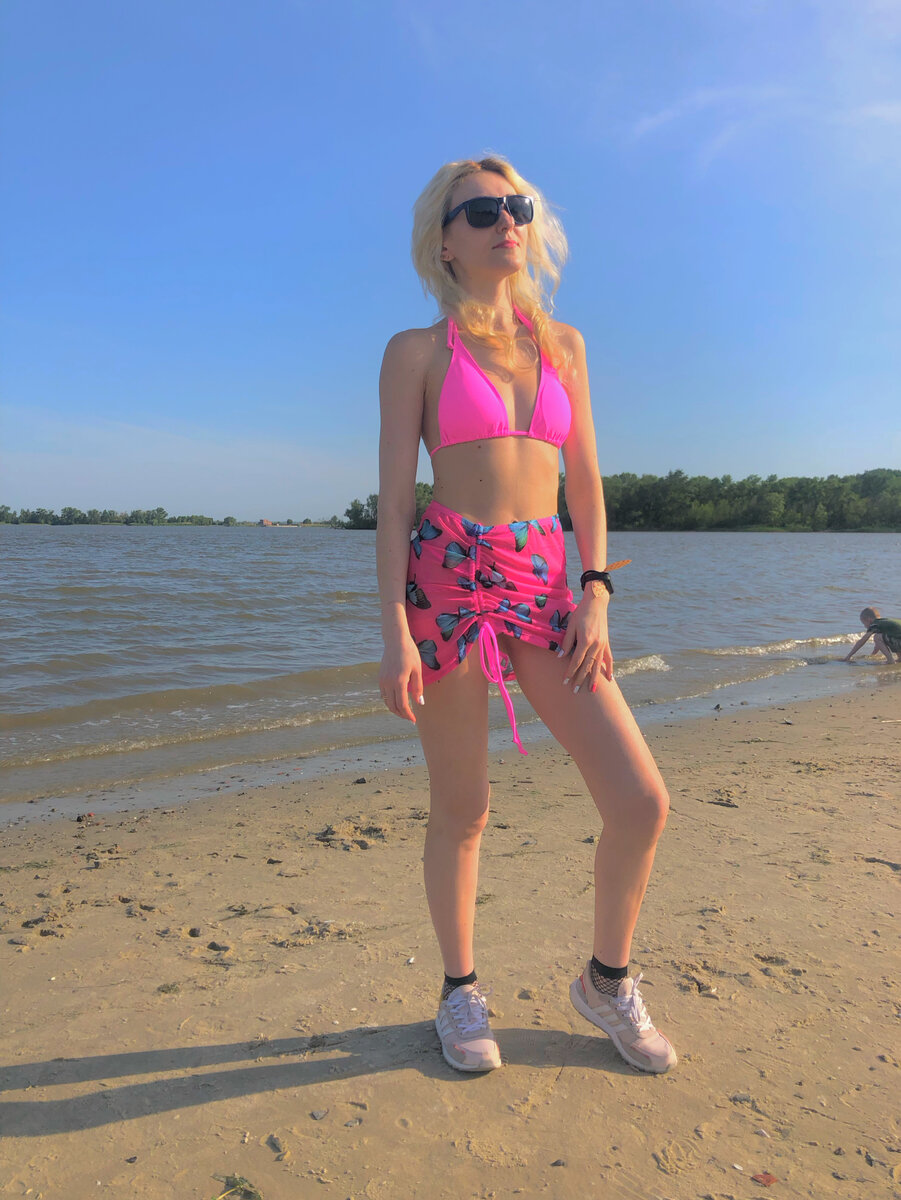 Девушка на пляже