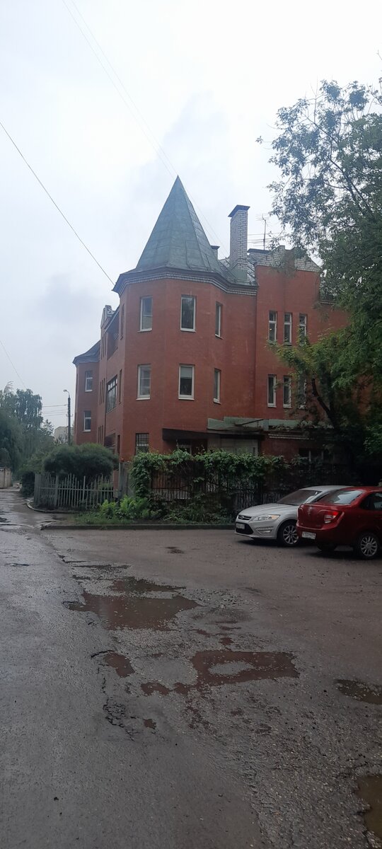 Была в другом районе. Спасибо Яндекс навигатору.