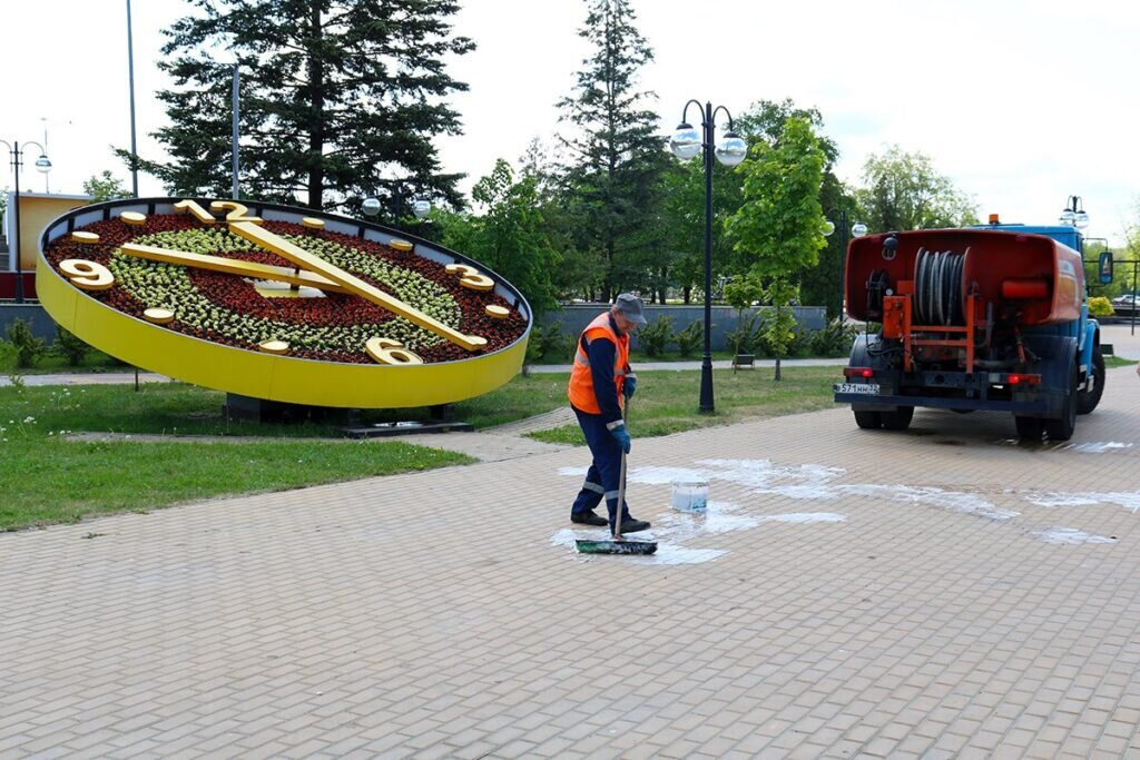 Город брянск майский парк. Архитектурные проекты брянска. Благоустройство брянска. Сквер покорителей космоса. Майский парк вид сверху брянск.