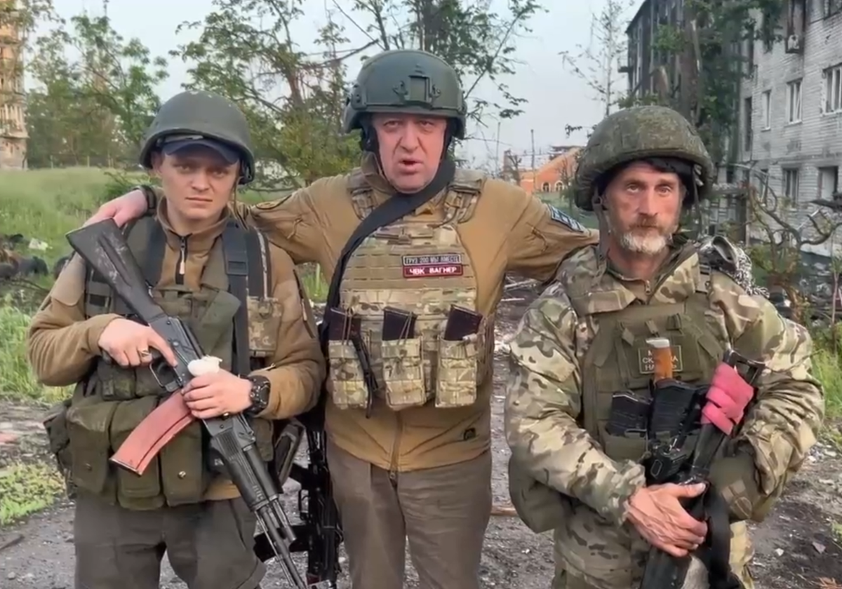    Российская армия Вагнера начала передачу Бахмута регулярным войскам Алексей А.