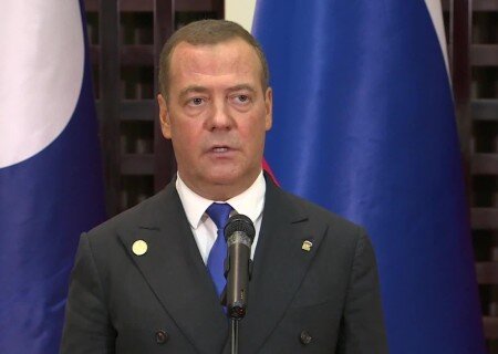    Медведев: нужно уничтожить саму природу нацистской власти в Киеве