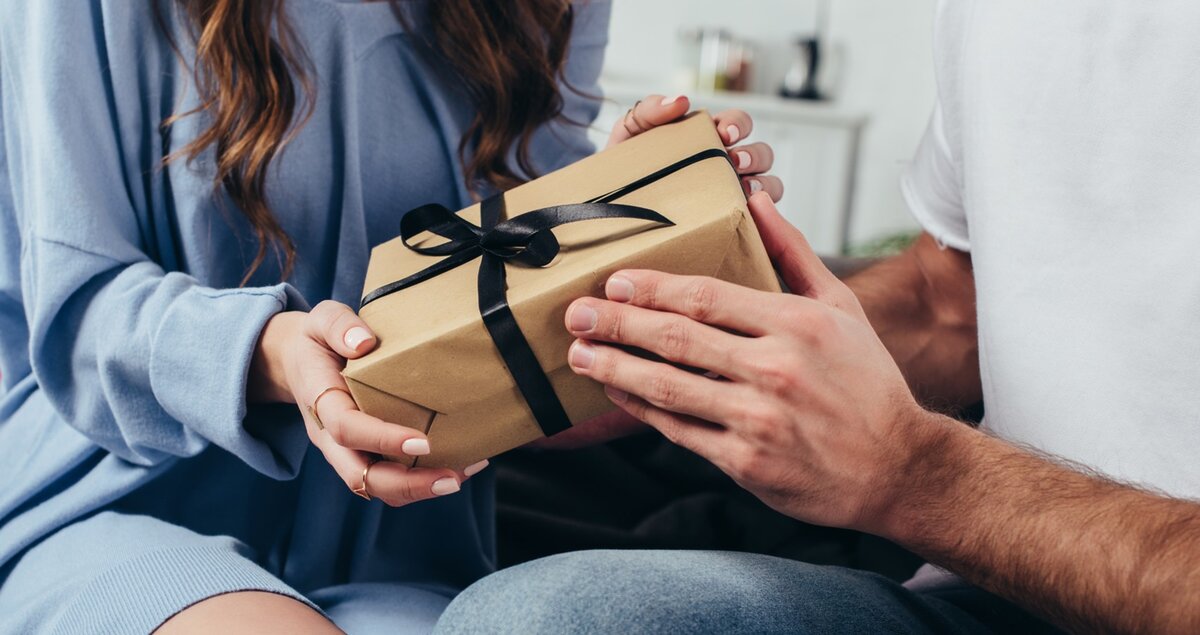 Женщина хочет подарки. Как получить подарок от мужчины? Как сделать ...